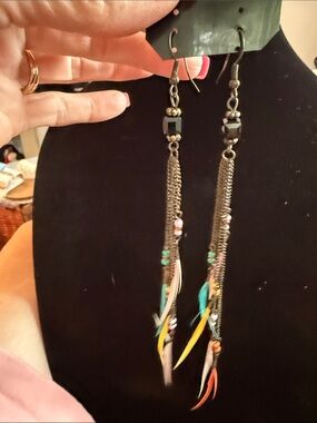NWT Indigenous Created Women’s Tassel Dangle Earrings w/ feathersMulticolor 6.5”